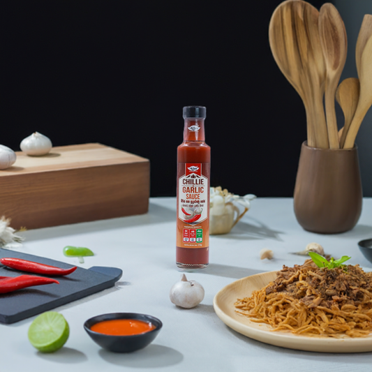 Mc Currie Chilli & Garlic Sauce 275g